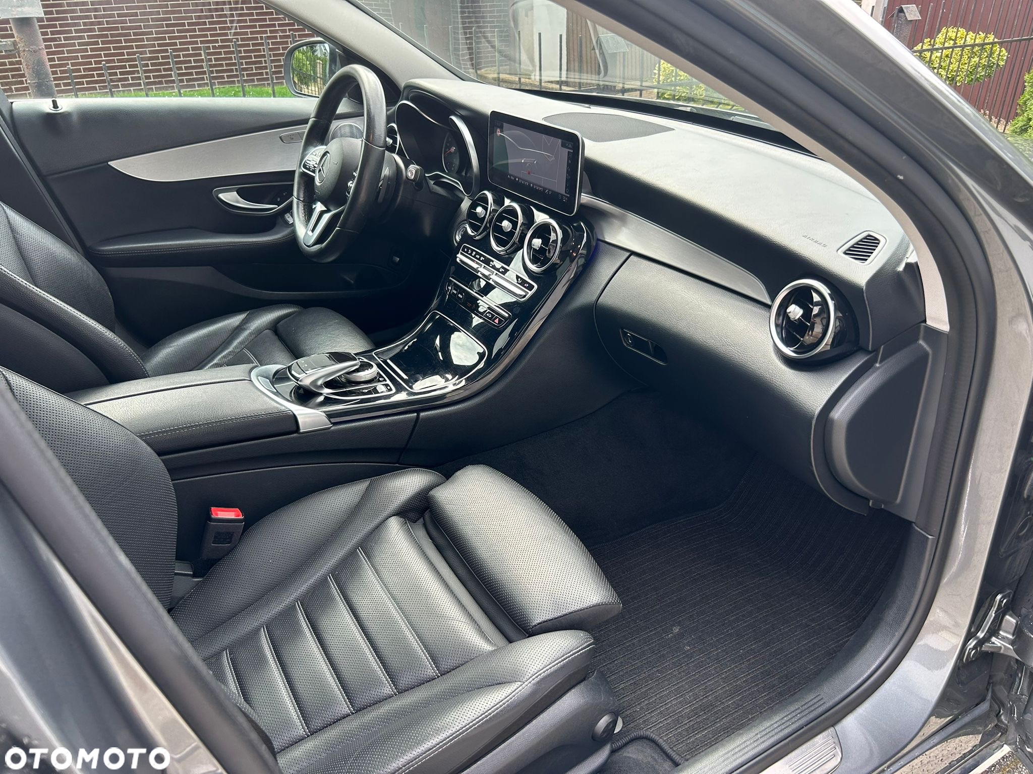 Mercedes-Benz Klasa C 220 d T 9G-TRONIC AMG Line - 21