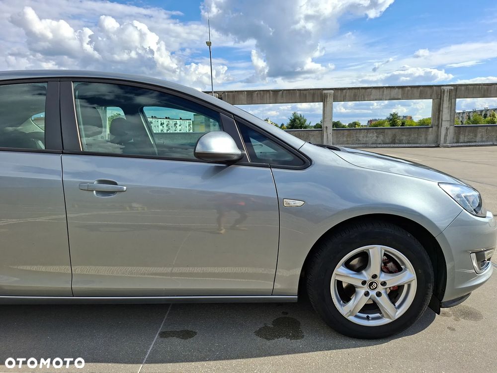 Opel Astra 1.4 Essentia - 10