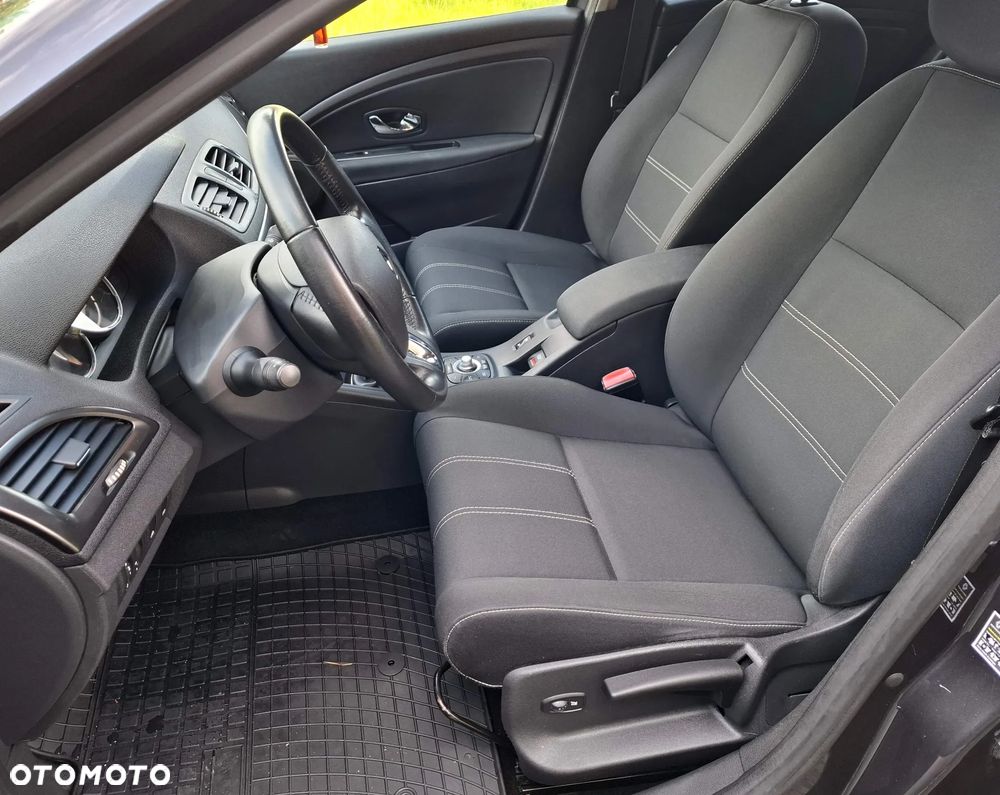 Renault Megane ENERGY dCi 110 Start & Stop Bose Edition - 6