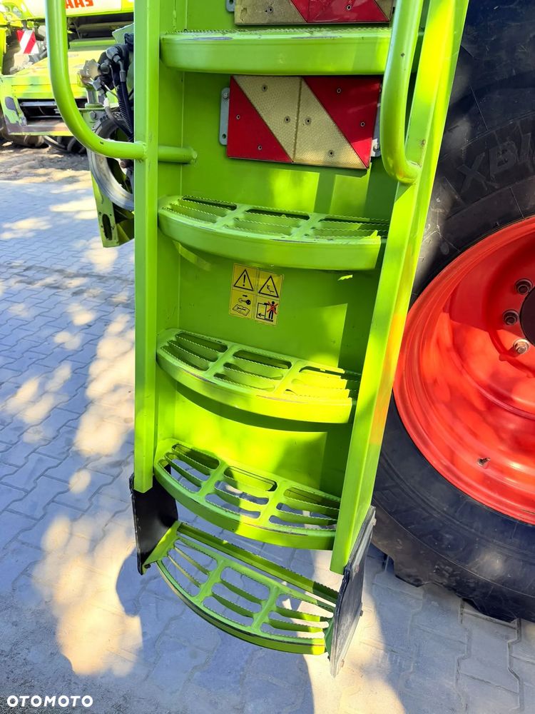 Claas Lexion 600 - 16