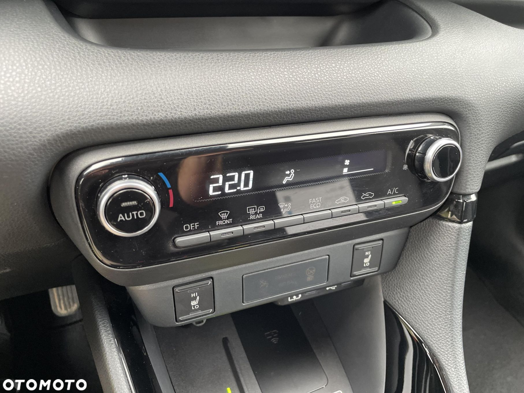 Toyota Yaris Hybrid 1.5 Style - 24