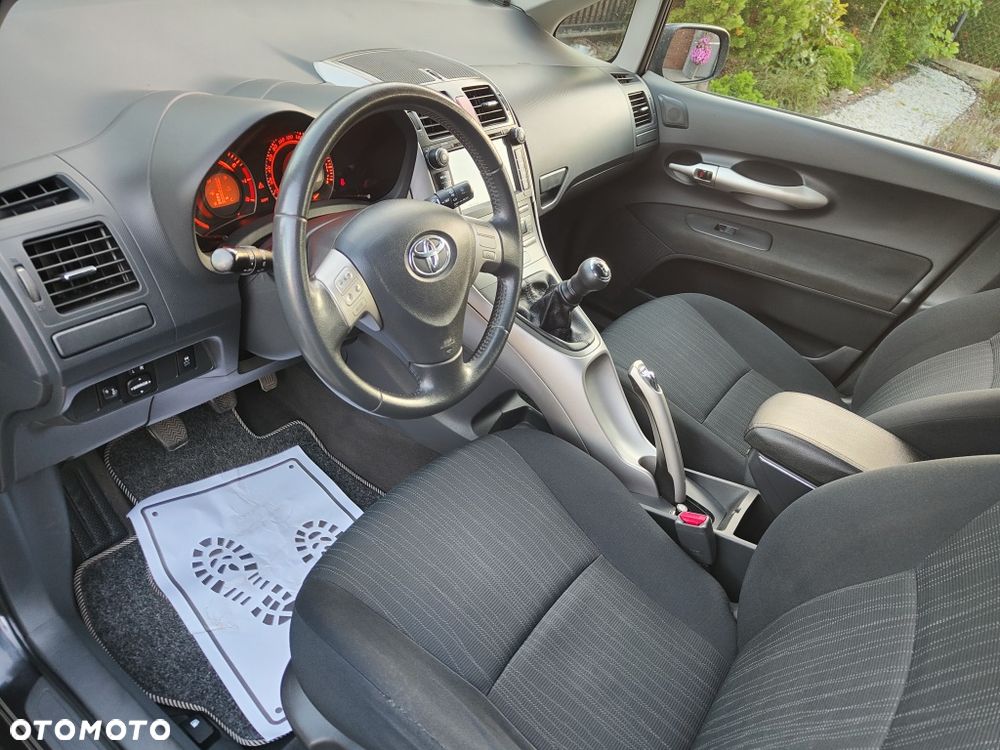 Toyota Auris - 10