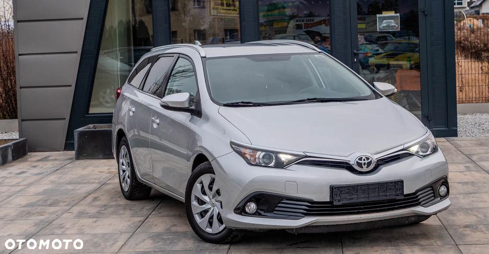 Toyota Auris - 12