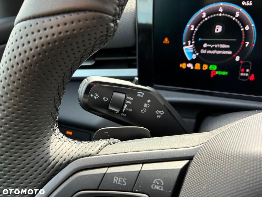 Volkswagen T-Roc - 12