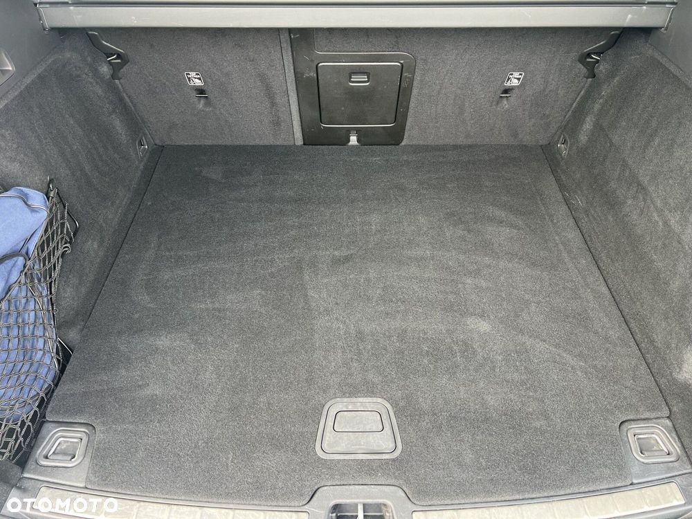 Volvo XC 60 B4 D Momentum Pro - 29