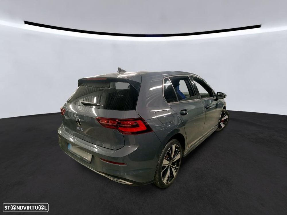 Volkswagen Golf 1.4 TSI GTE DSG — fotografia 3