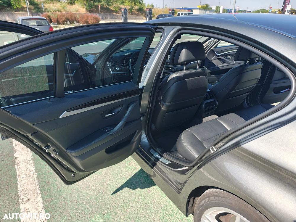 BMW Seria 5 525d xDrive AT - 22