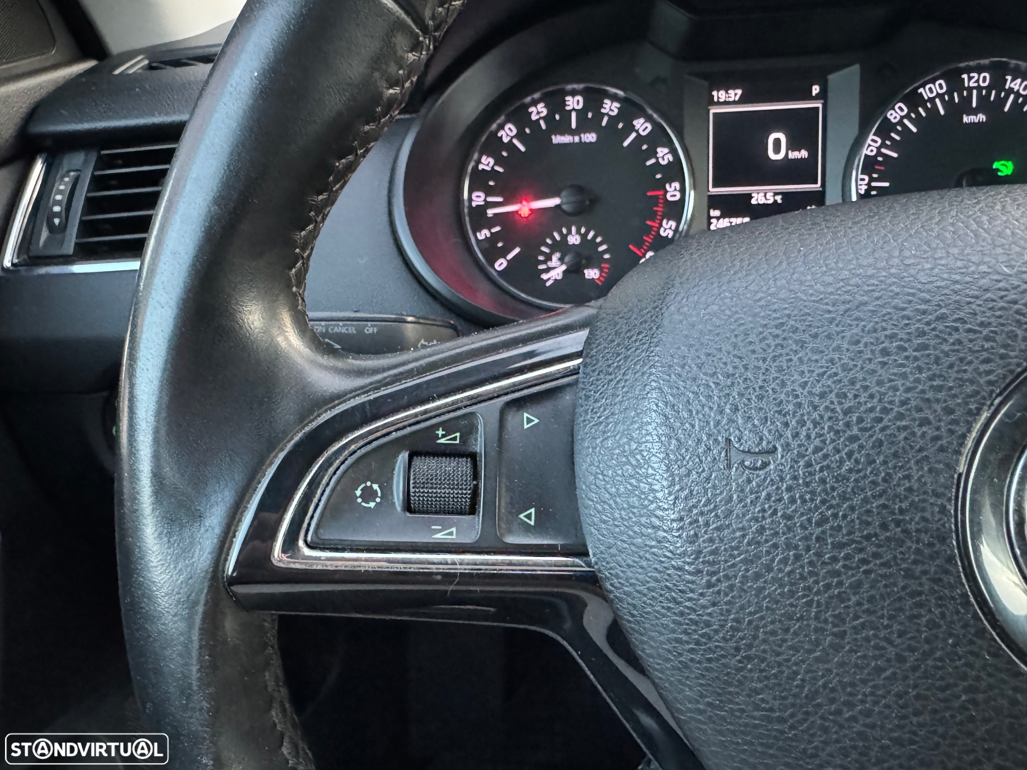 Skoda Octavia Break 1.6 TDi Ambiente DSG - 21
