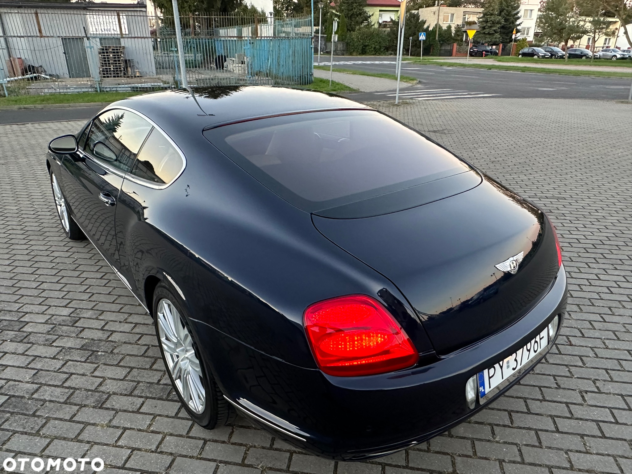 Bentley Continental GT Standard - 27