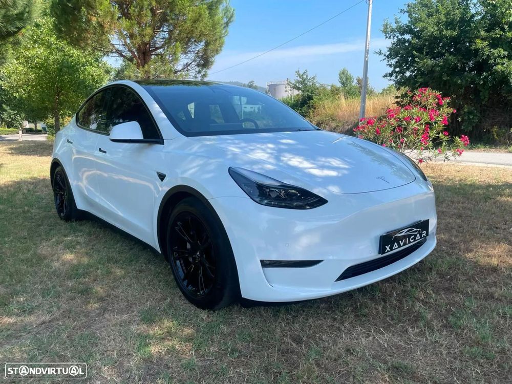 Tesla Model Y Long Range Dual Motor AWD — fotografia 12