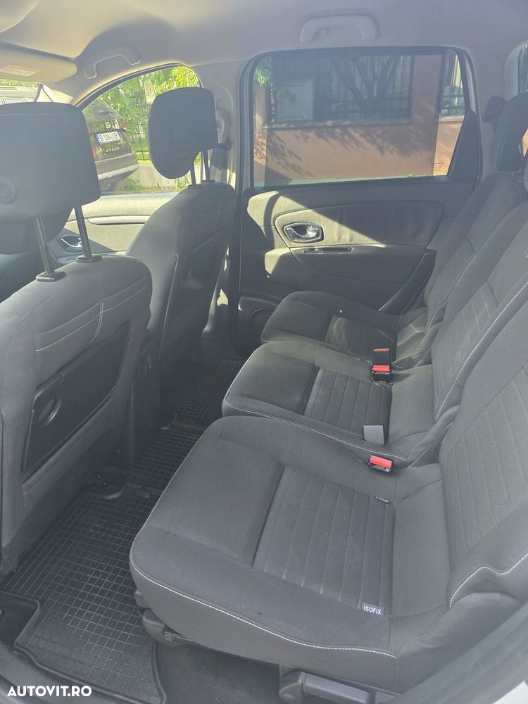 Renault Grand Scenic - 8