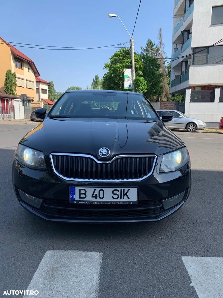 Skoda Octavia 2.0 TDI DSG Style - 2