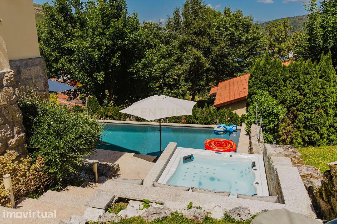 Casa T4 com Garagem Piscina e Jacuzzi junto ao Rio na zona do Gerês - Grande imagem: 2/47