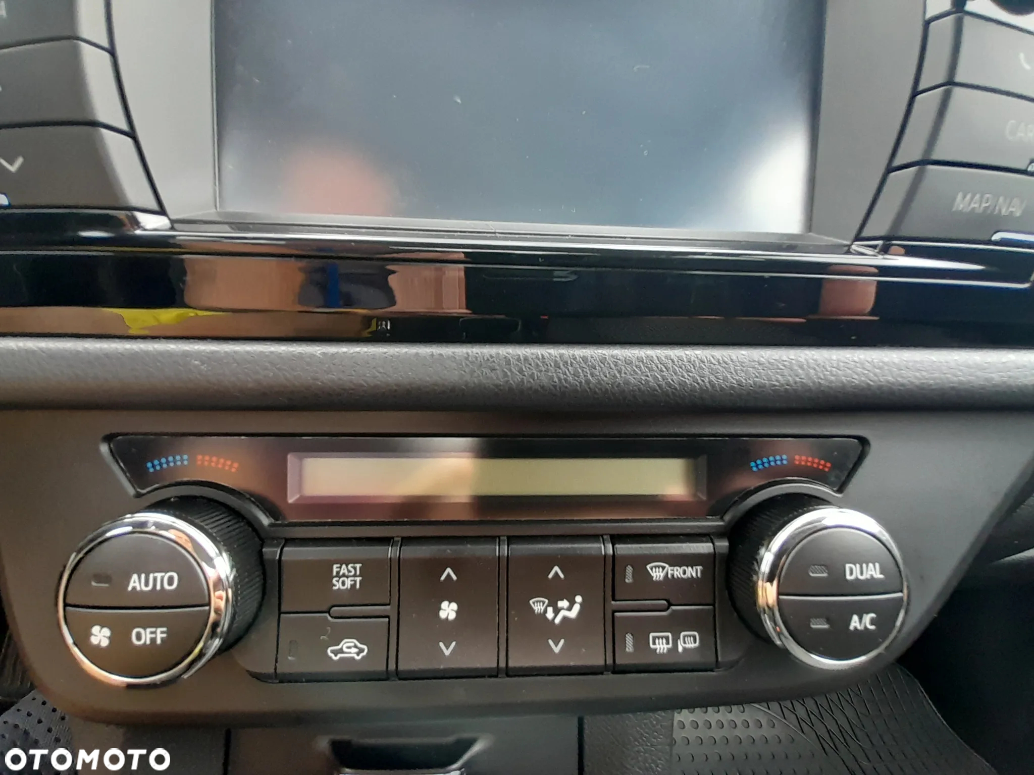 Toyota Corolla 1.6 Premium - 17