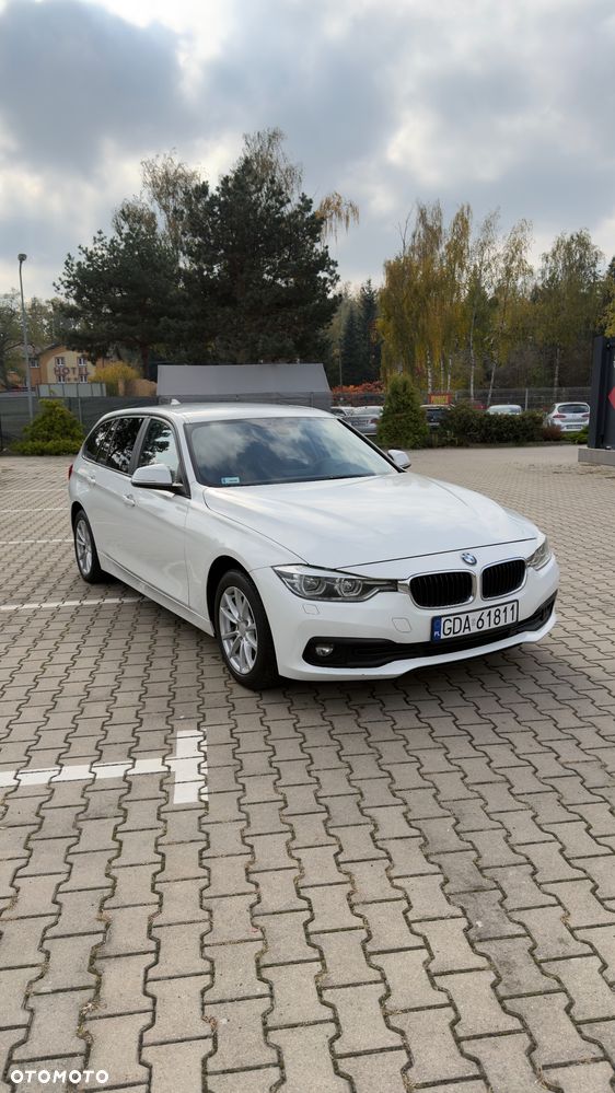 BMW 318I Touring 2017 photo 3