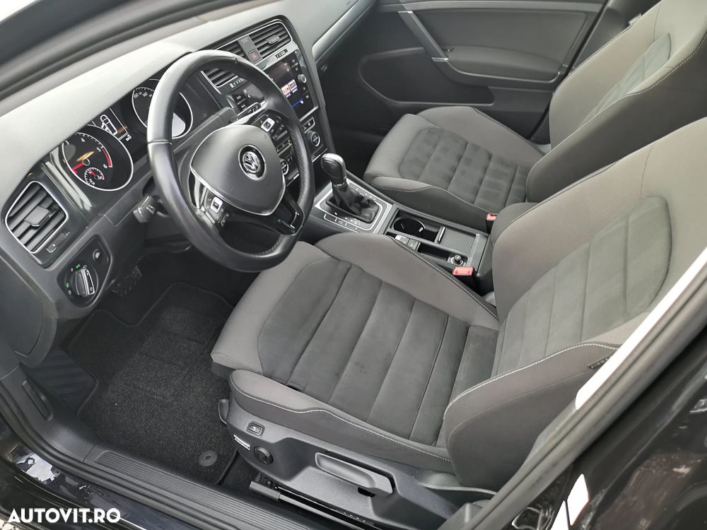 Volkswagen Golf - 20
