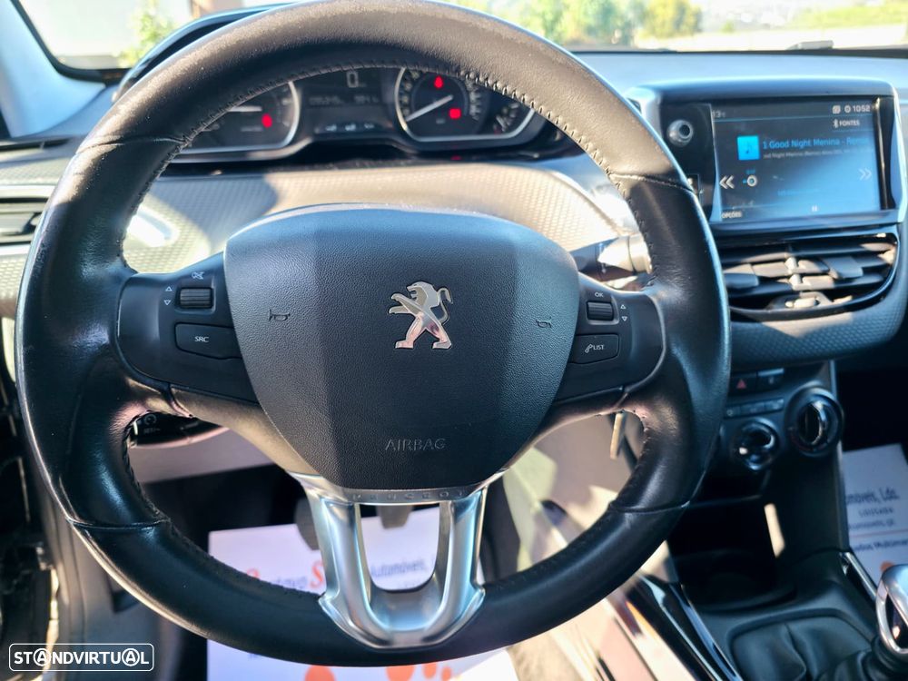 Peugeot 2008 1.2 PureTech Signature - 10