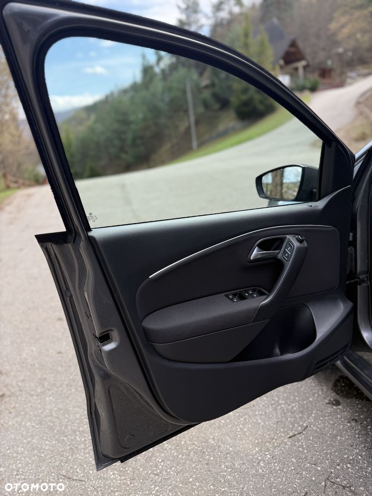 Volkswagen Polo 1.4 TDI BMT Highline - 22