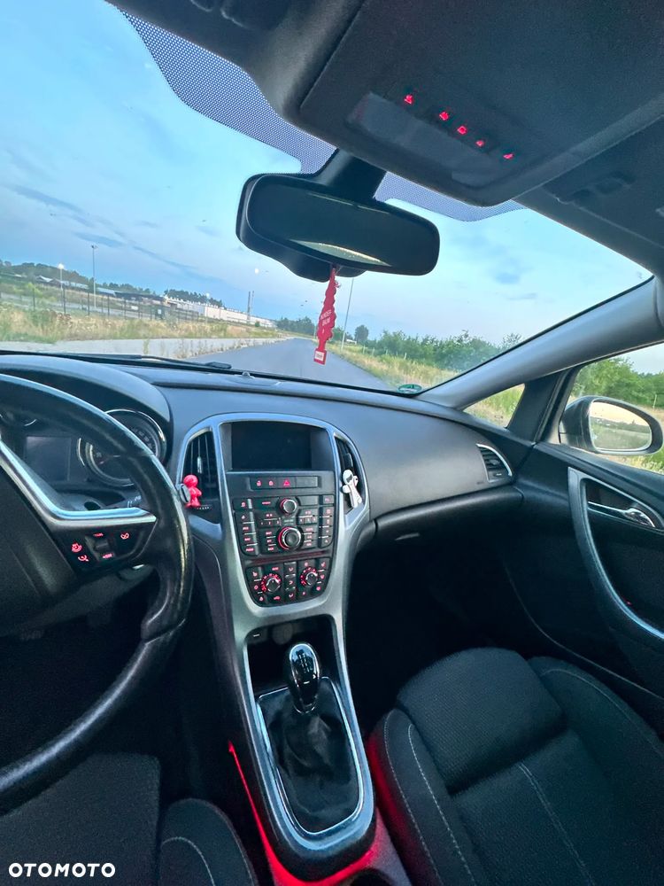 Opel Astra 1.6 T SIDI Cosmo S&S EU6 - 22