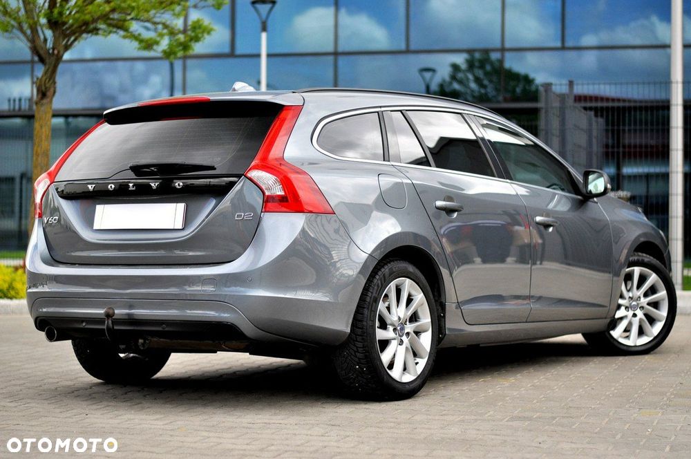 Volvo V60 D2 Momentum - 10
