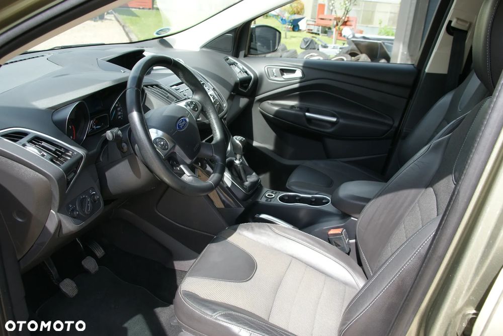 Ford Kuga 2.0 TDCi 2x4 Titanium - 13