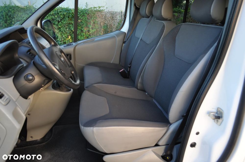 Opel Vivaro - 11