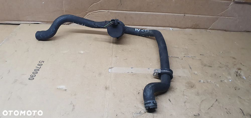 Dodatkowa pompka obiegu wody węże Mercedes E-Klasa W211 3.0 CDI A2118350364 A2118302515 - 4