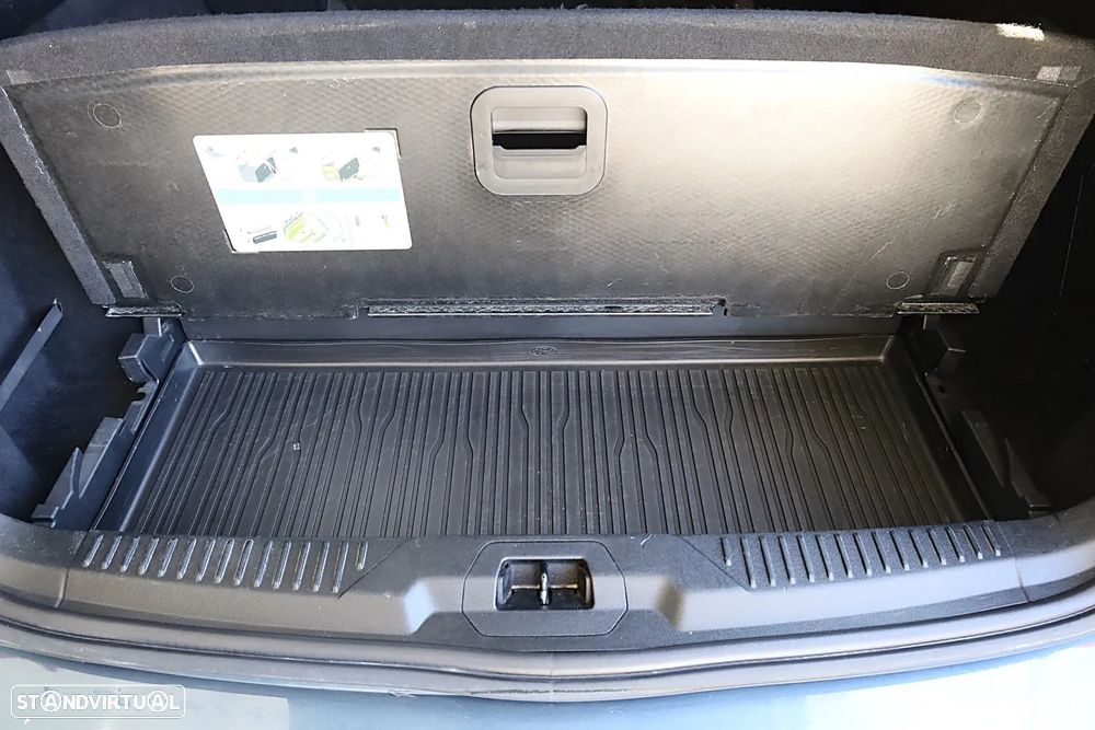 Ford Focus SW 1.0 EcoBoost MHEV ST-Line X - 14