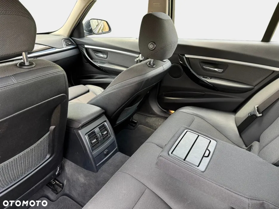 BMW Seria 3 318i GPF Sport Line - 11