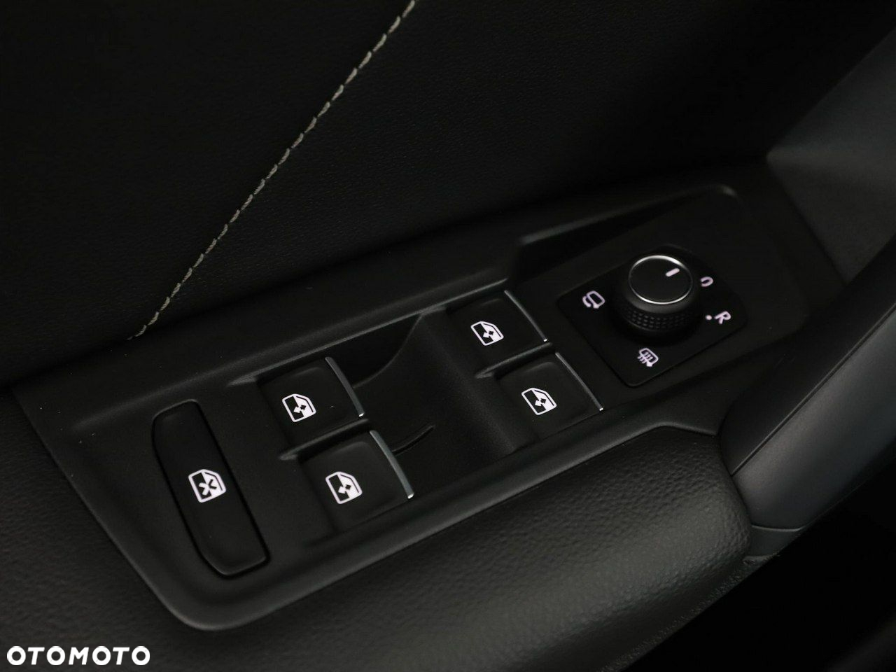 Volkswagen Tiguan 2.0 TDI SCR DSG R-Line - 33