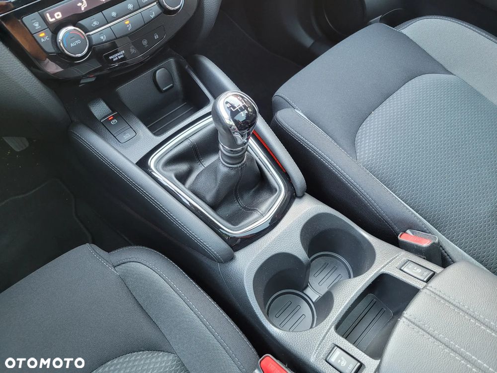 Nissan Qashqai 1.3 DIG-T N-Connecta EU6d - 17