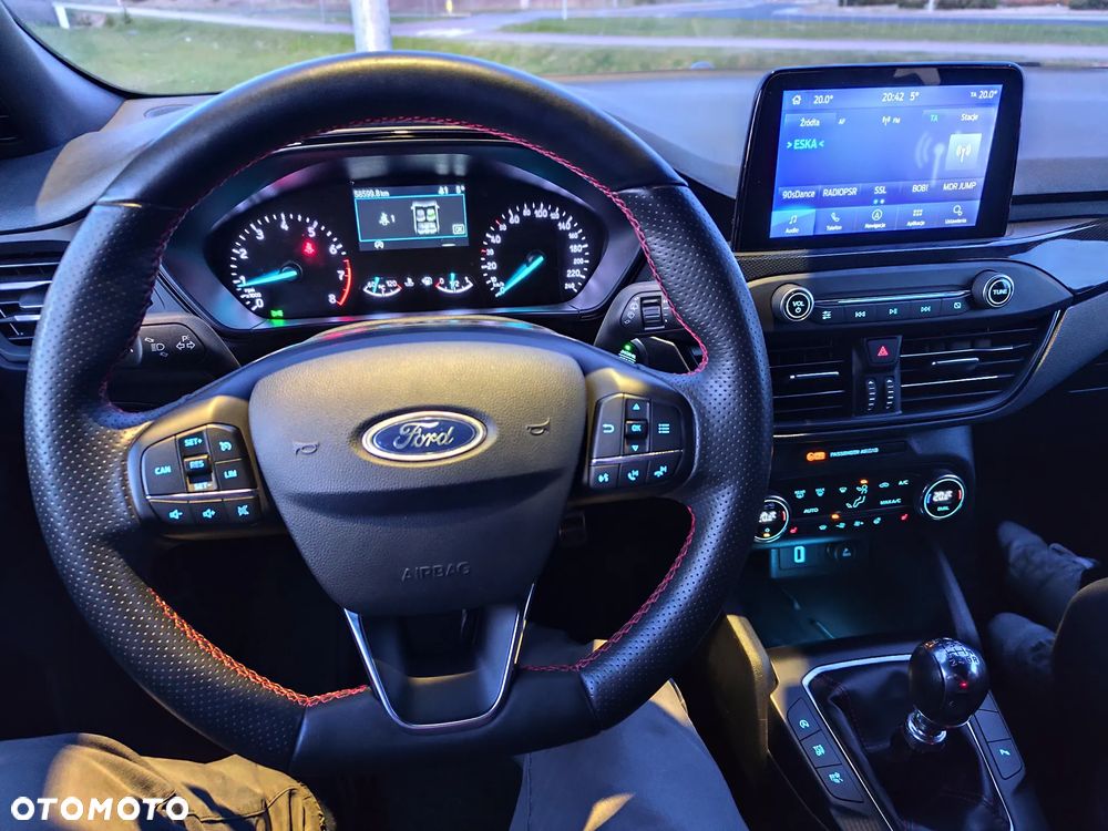 Ford Focus 1.0 EcoBoost Hybrid ST-LINE STYLE - 37