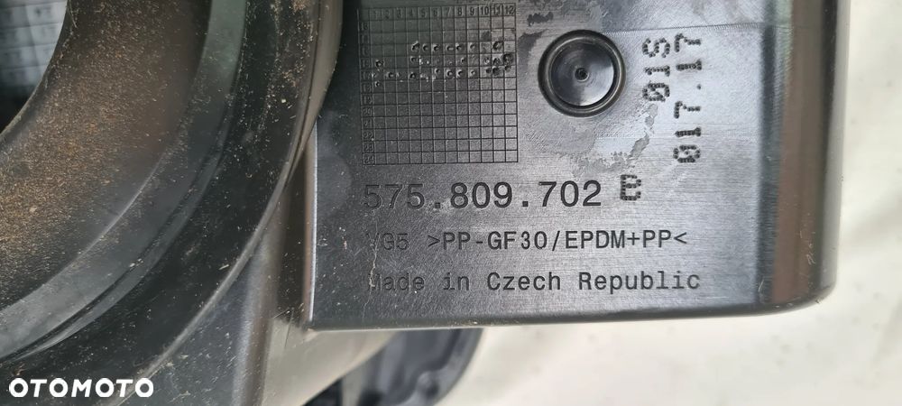 SKODA KAROQ KLAPKA WLEWU PALIWA 575809702B - 5