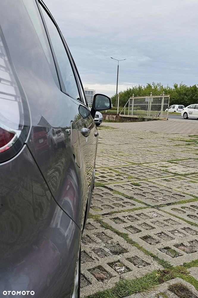 Renault Scenic 1.6 16V TomTom Edition - 11