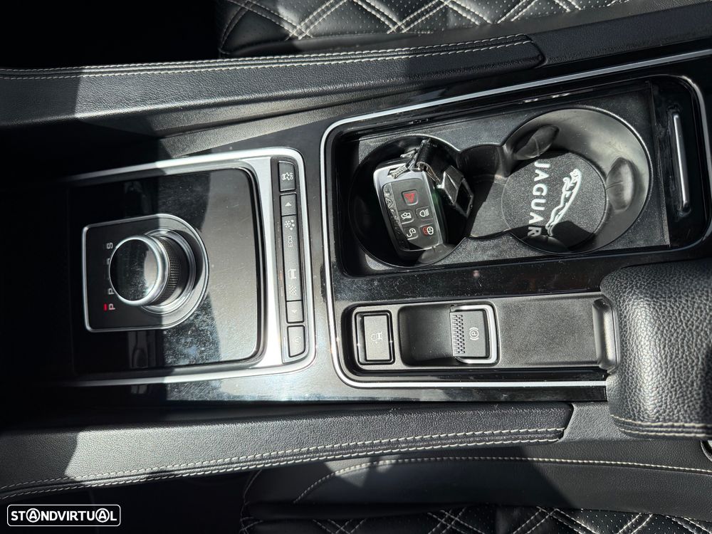 Jaguar F-Pace 20d Aut. R-Sport - 35