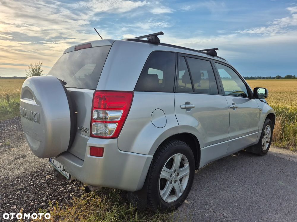 Suzuki Grand Vitara 2.0 - 5