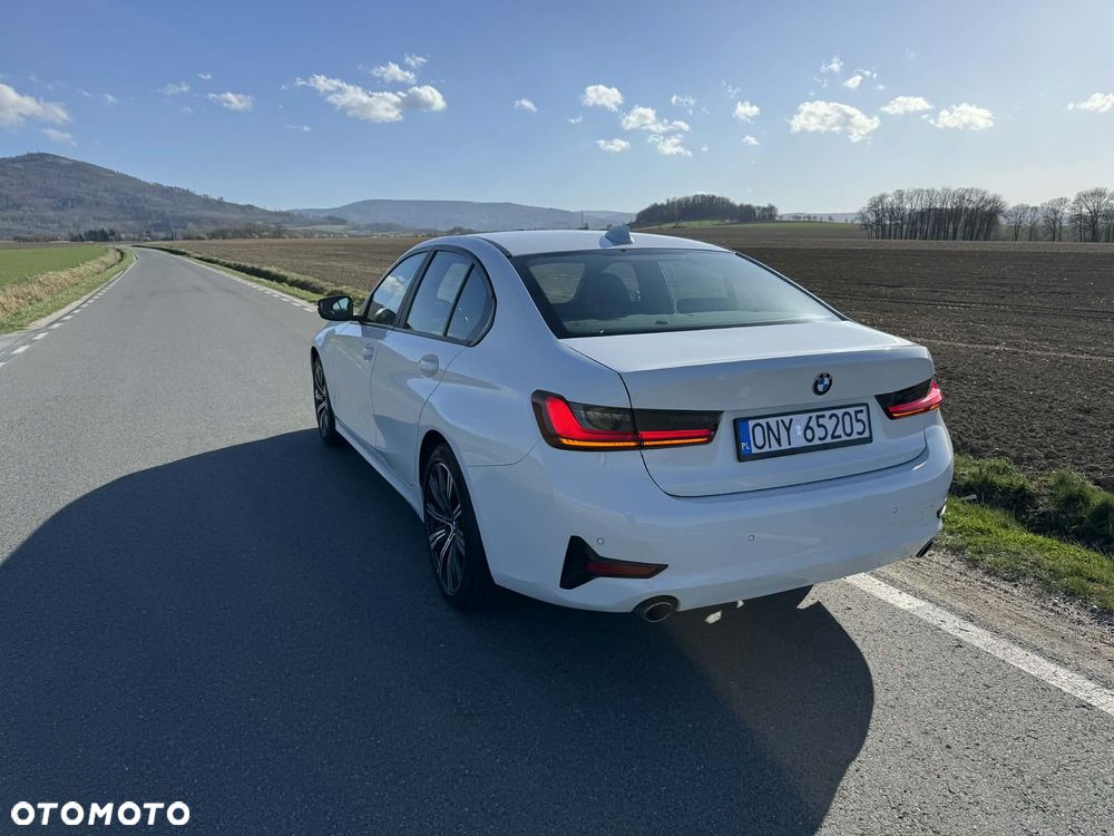 BMW Seria 3 318d Sport Line Shadow - 4