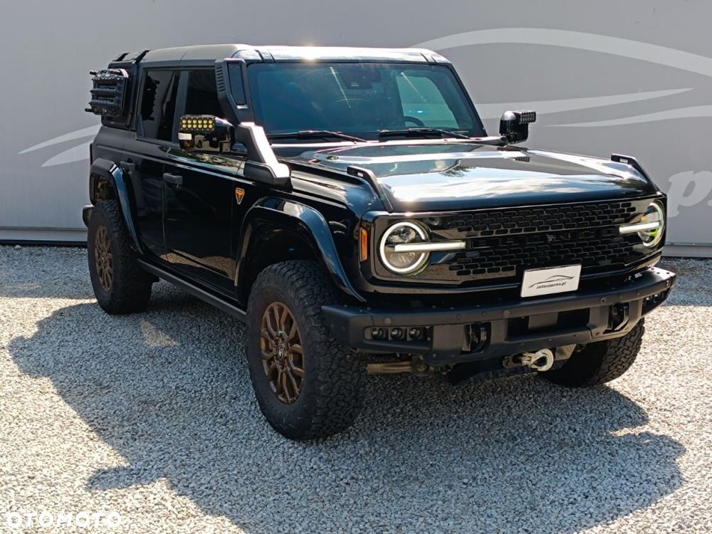 Ford Bronco - 11