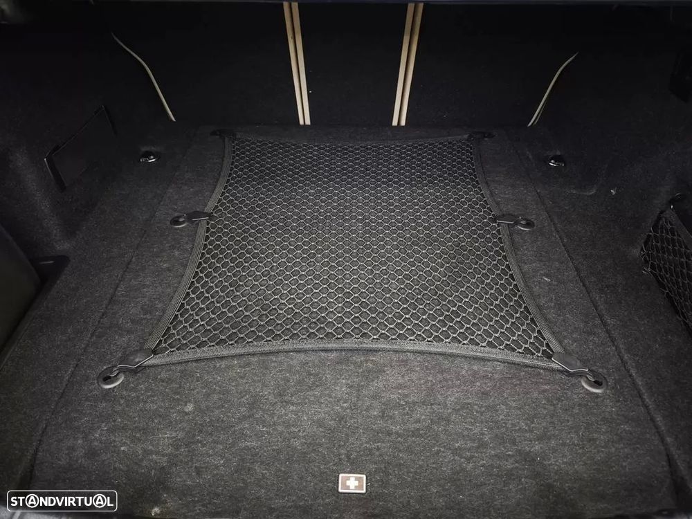 BMW 330 e iPerformance Line Luxury Purity - 14