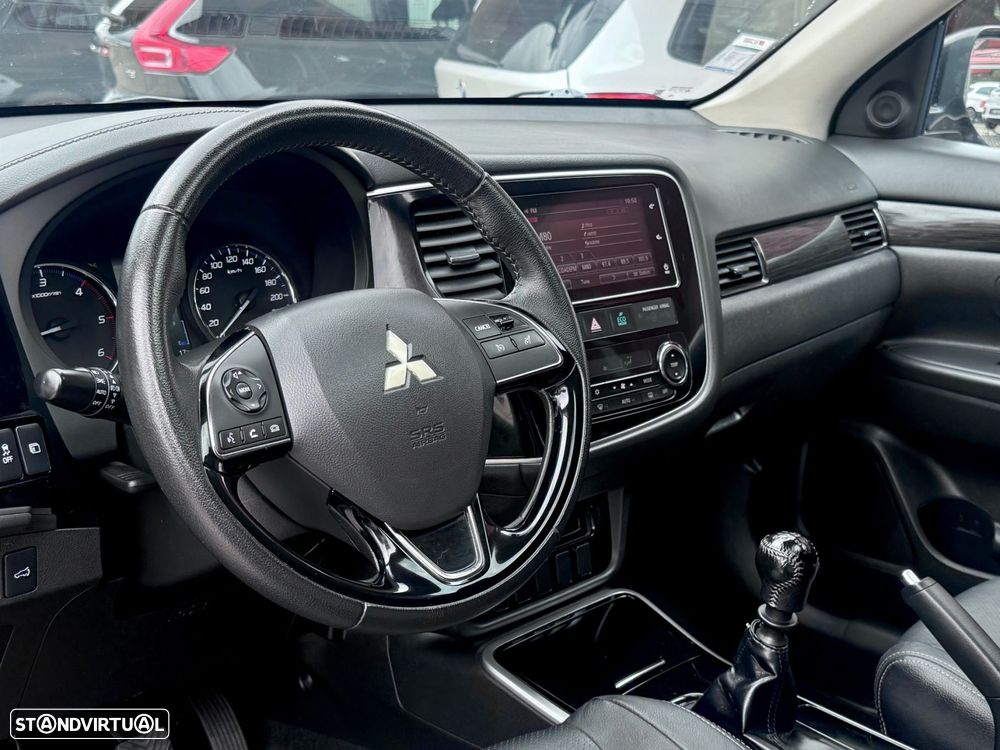 Mitsubishi Outlander 2.2 DI-D Intense - 8