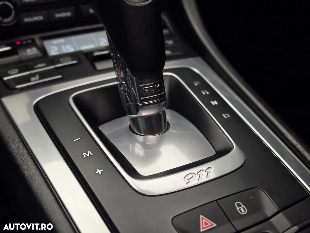 Porsche 911 Carrera 4 PDK - 28