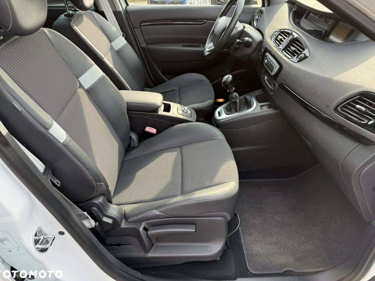 Renault Scenic 1.6 dCi Bose - 13