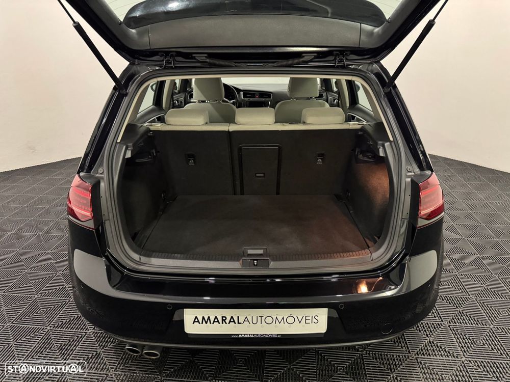 VW Golf 2.0 TDI Confortline - 48