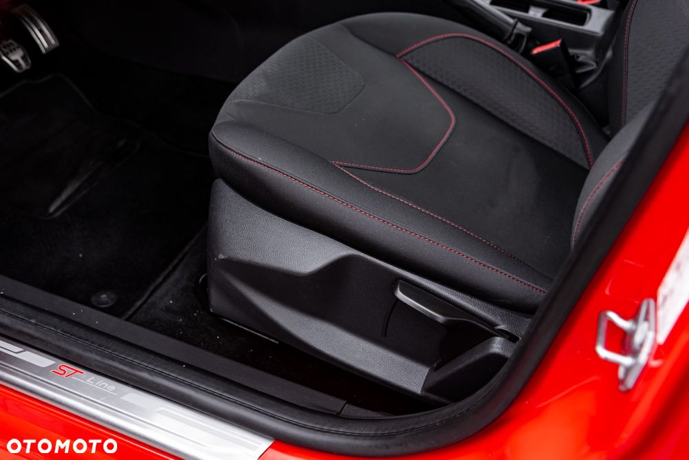 Ford Focus 1.5 EcoBoost ST-Line - 17