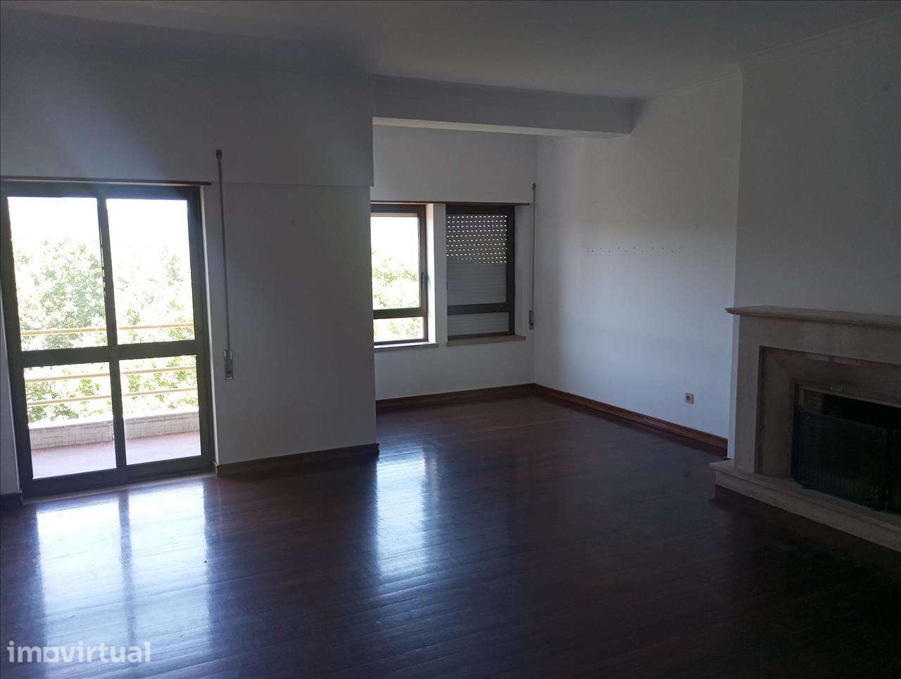 Apartamento T3 em zona central de Setúbal - Grande imagem: 2/19