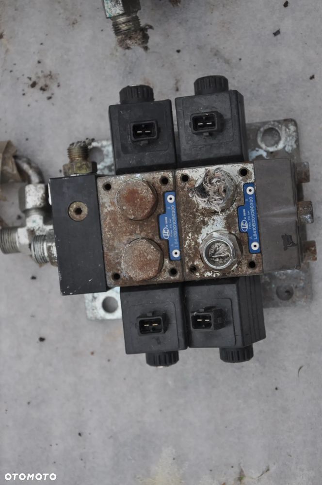 Rozdzielacz cewka elektrozawór blok hydrauliczny Merlo 55.9 - 2