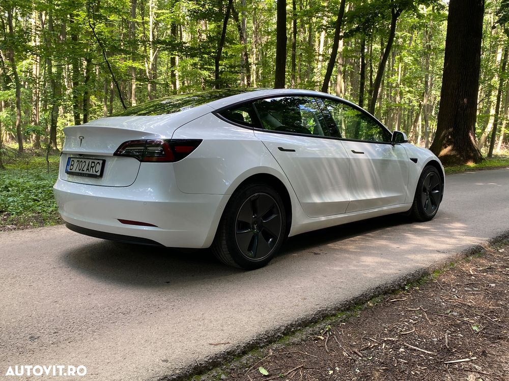 Tesla Model 3 - 5