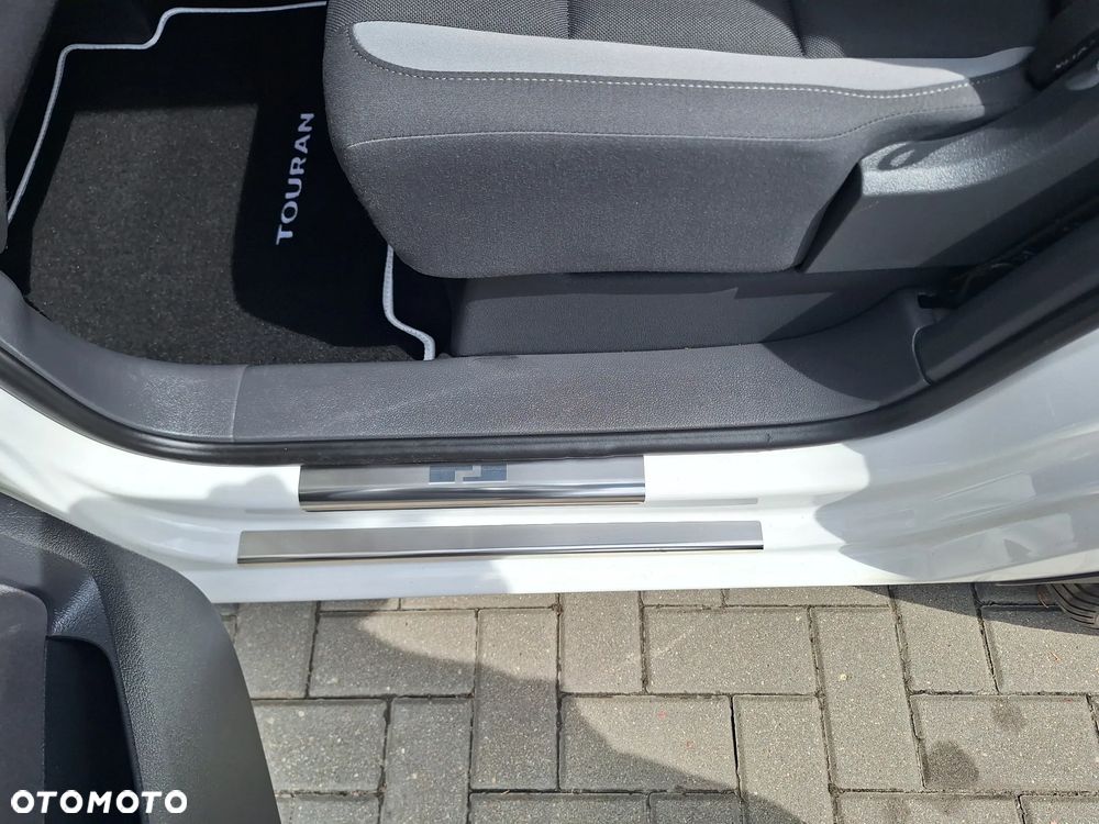Volkswagen Touran 1.6 TDI DPF Highline - 23