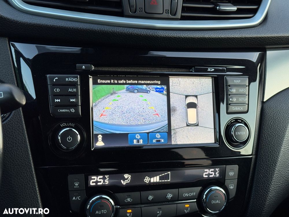 Nissan Qashqai 1.6 DCI Xtronic TEKNA+ - 26