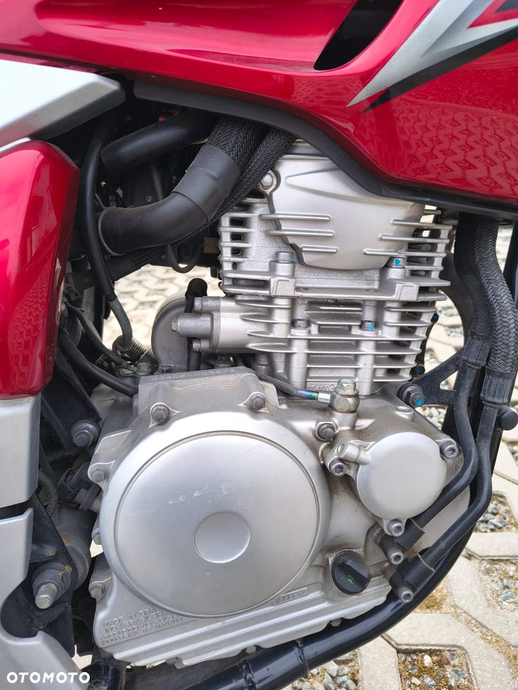 Yamaha YBR - 9